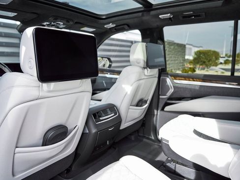 Used 2026 Cadillac Escalade Platinum Sport w/ LPO, Floor Liner Package image 40