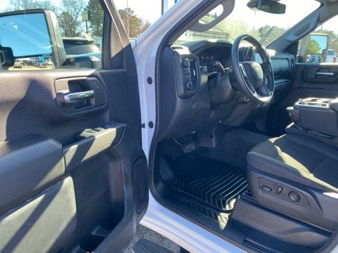 Used 2024 Chevrolet Silverado 2500 Custom w/ Custom Value Package image 13