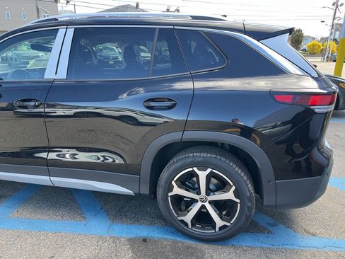 New 2026 Volkswagen Tiguan SE image 18