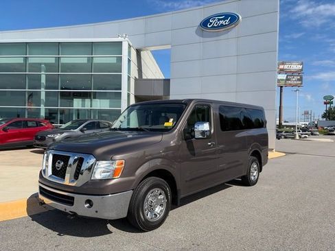 Used 2018 Nissan NV 3500 SL RWD image 1
