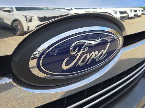 Used 2019 Ford F150 Lariat image 4