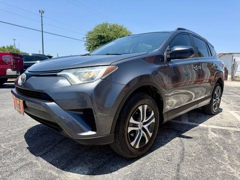 Used 2017 Toyota RAV4 LE FWD image 7