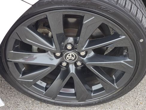 Used 2023 Toyota Corolla SE w/ Carpet Mat Package (TMS) FWD image 3