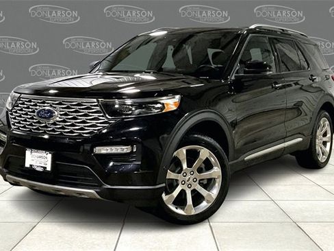 Used 2020 Ford Explorer Platinum w/ Premium Technology Package image 3