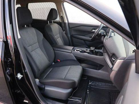 Used 2025 Nissan Rogue SV image 26