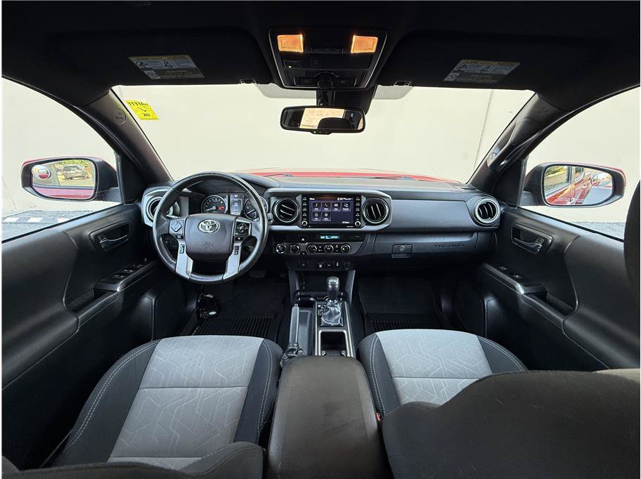 Used 2021 Toyota Tacoma TRD Off-Road AWD/4WD image 19