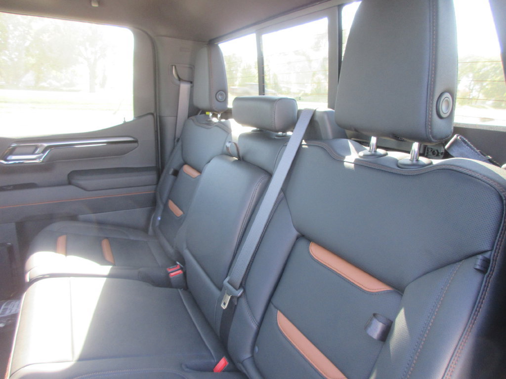 New 2026 GMC Sierra 1500 AT4 w/ AT4 Premium Package AWD/4WD image 13