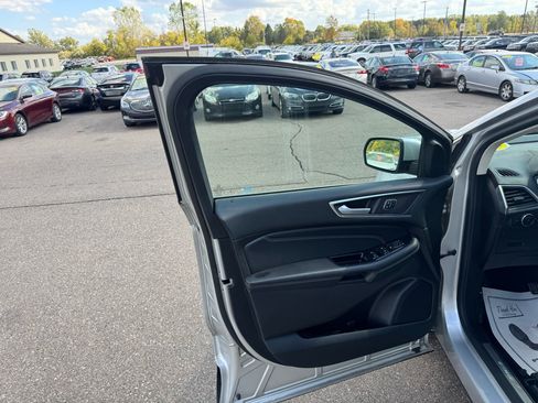 Used 2017 Ford Edge Titanium w/ Technology Package image 15