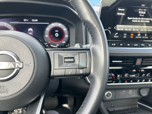 Used 2023 Nissan Rogue Platinum w/ Platinum Premium Package image 18