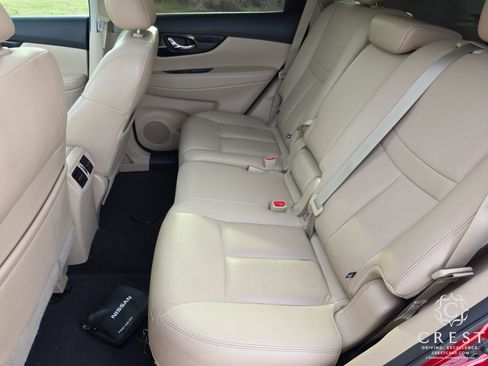 Used 2018 Nissan Rogue SL w/ Premium Package image 25