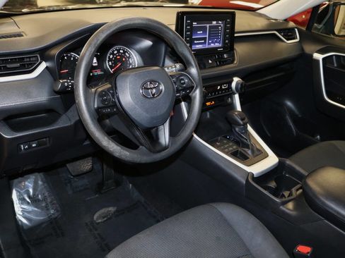 Used 2021 Toyota RAV4 LE image 61