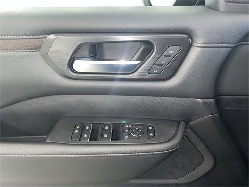 New 2026 Nissan Armada SL w/ Captain's Chari Seat Package image 28