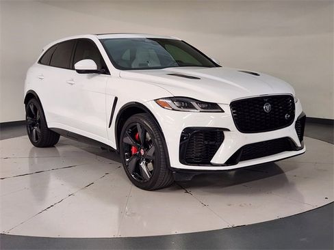 Used 2023 Jaguar F-PACE SVR image 7