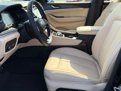 New 2025 Jeep Grand Cherokee L Limited w/ Black Appearance Package image 13