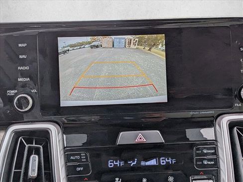 Used 2022 Kia Sorento EX w/ Panoramic Sunroof Package image 14