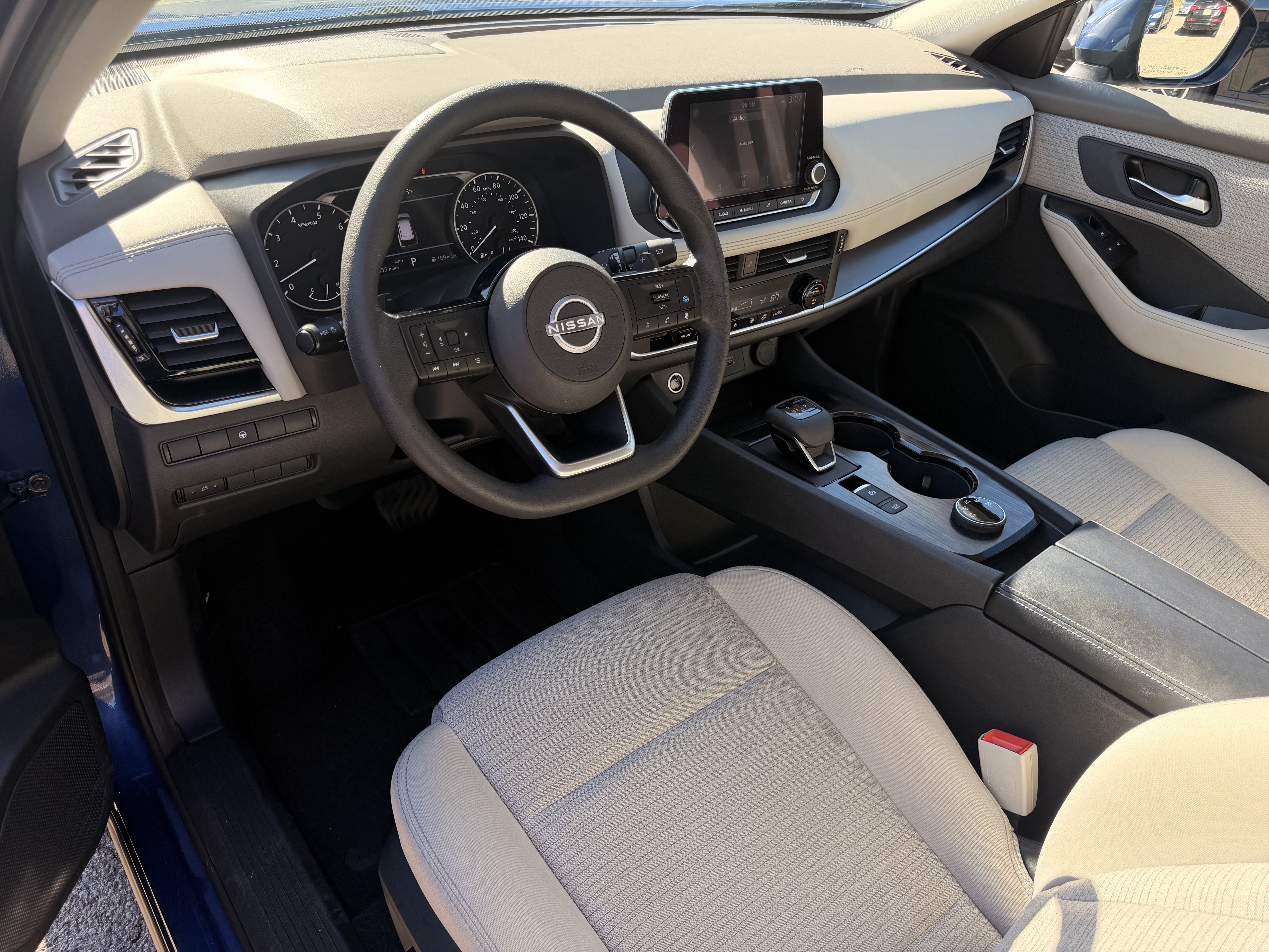 Used 2023 Nissan Rogue SV AWD/4WD image 12
