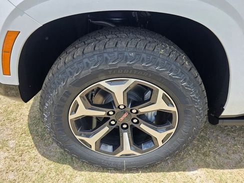 New 2026 GMC Yukon XL AT4 Ultimate AWD/4WD image 9