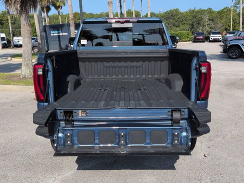 Used 2024 GMC Sierra 3500 Denali w/ Denali Reserve Package AWD/4WD image 12