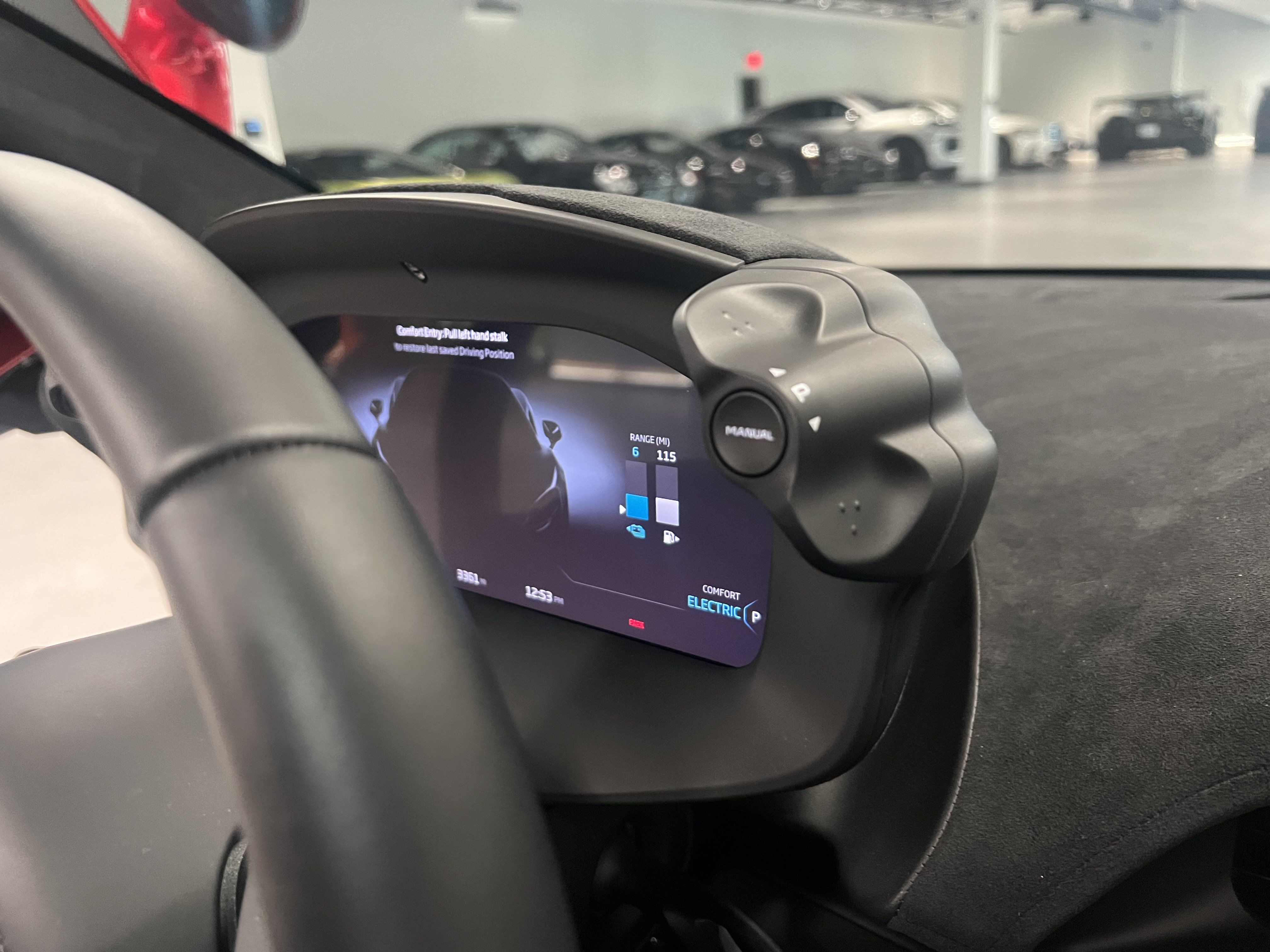 Used 2025 McLaren Artura Spider RWD image 20