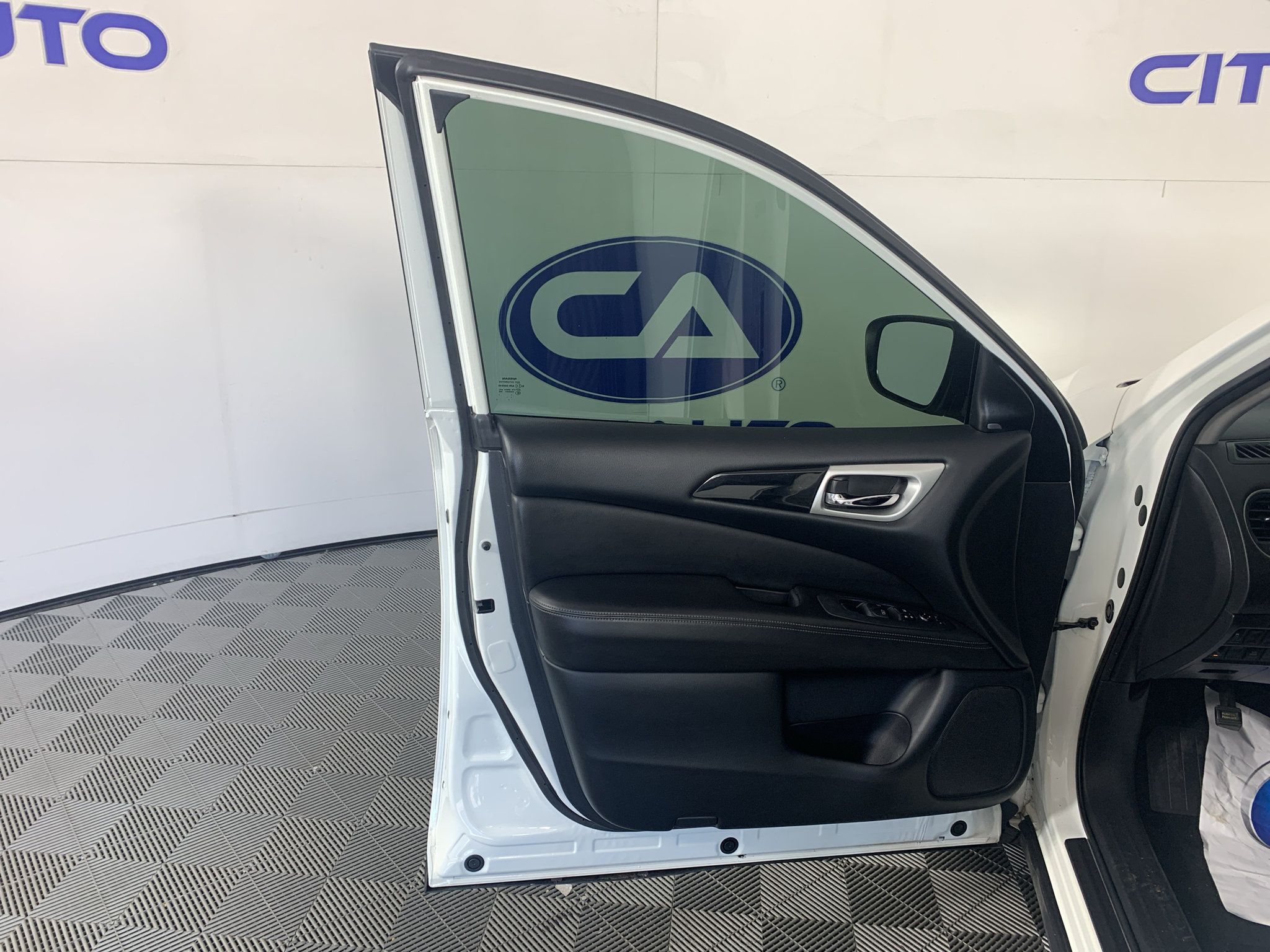 Used 2019 Nissan Pathfinder SV w/ Cargo Package FWD image 13