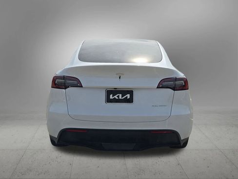 Used 2024 Tesla Model Y Long Range image 5
