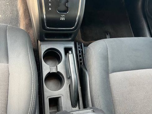 Used 2013 Jeep Compass Sport FWD image 3