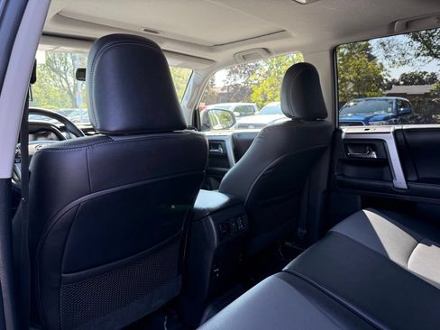 Used 2016 Toyota 4Runner SR5 Premium AWD/4WD image 18