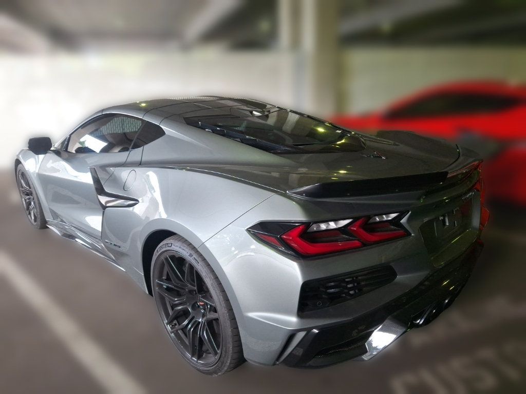 Used 2024 Chevrolet Corvette Z06 RWD image 7