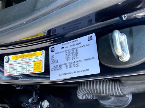 Used 2024 GMC Yukon XL Denali AWD/4WD image 34