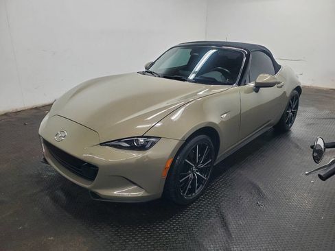 Used 2024 MAZDA MX-5 Miata Grand Touring image 1