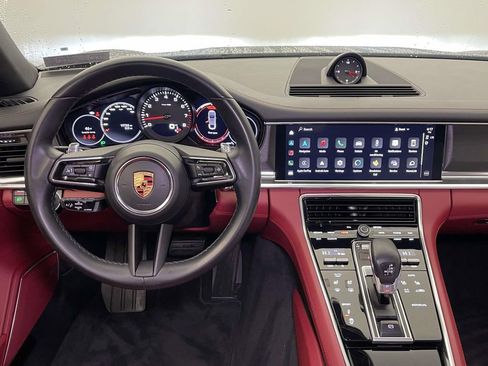 Used 2022 Porsche Panamera 4 Platinum Edition image 27