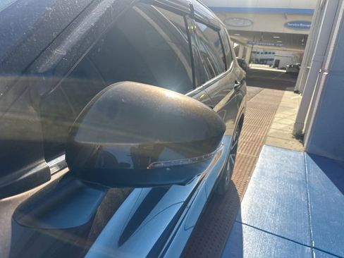 Used 2024 Mitsubishi Outlander SEL Black Edition image 11