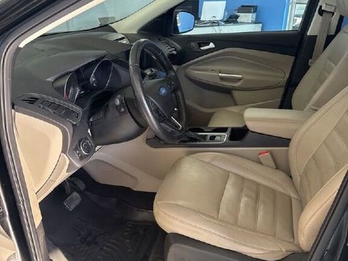 Used 2017 Ford Escape SE w/ SE Leather Comfort Package image 14