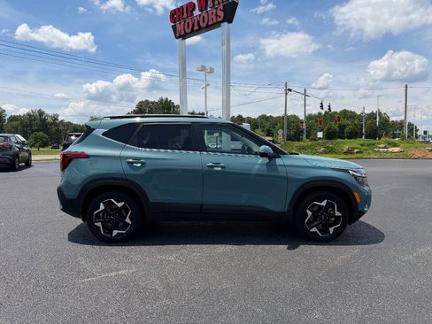 Used 2024 Kia Seltos EX AWD/4WD image 8