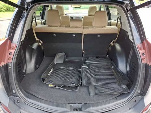 Used 2013 Toyota RAV4 Limited AWD/4WD image 28