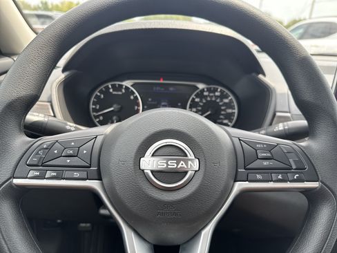 Used 2025 Nissan Altima 2.5 SV FWD image 10