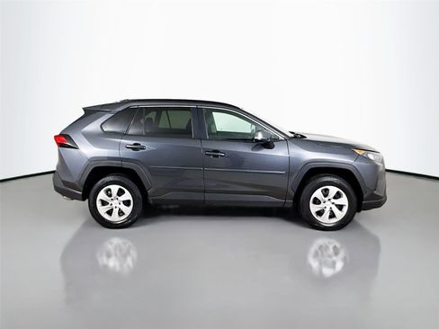 Used 2021 Toyota RAV4 LE image 16