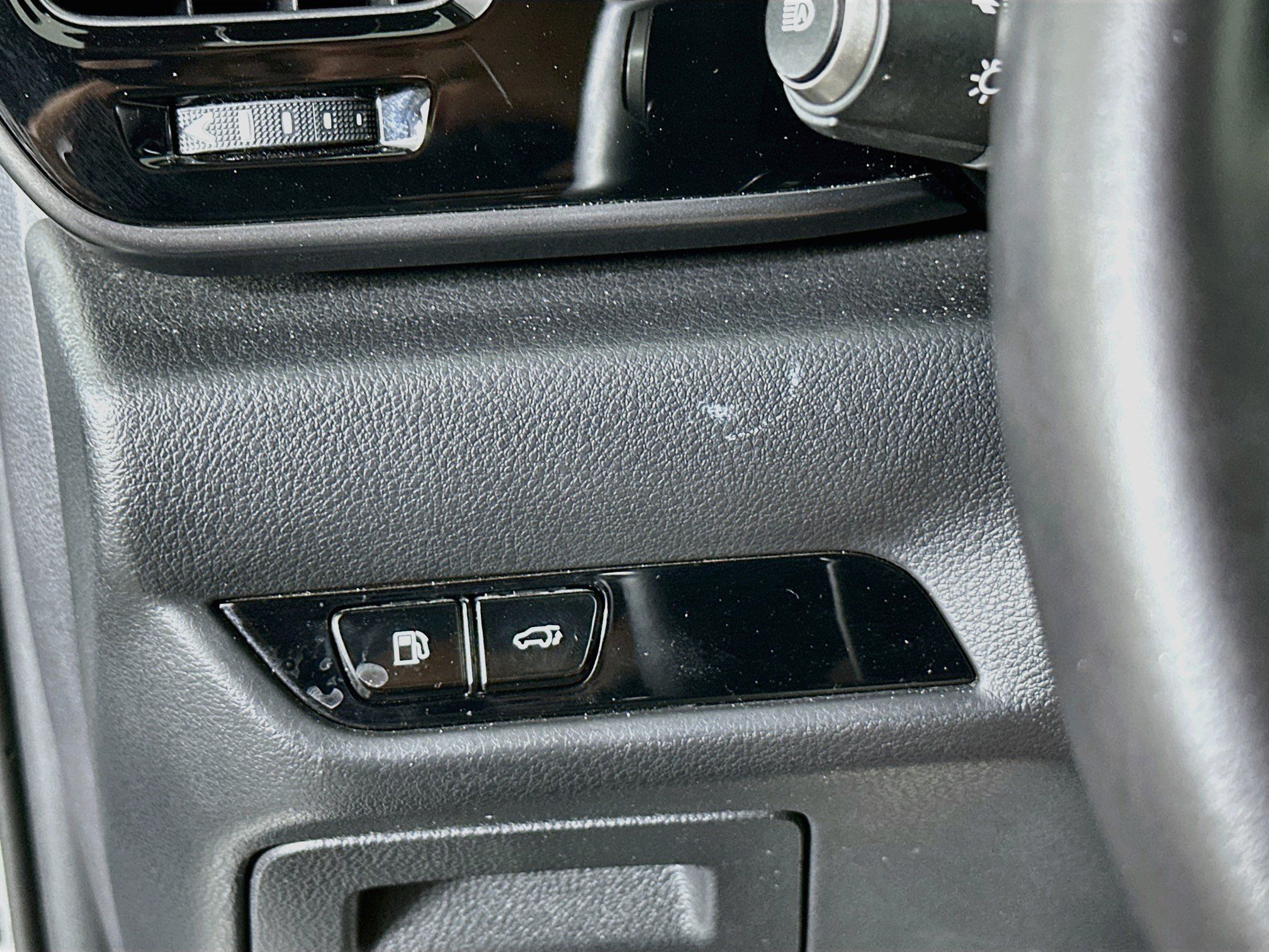Used 2025 Lexus NX 250 FWD w/ Accessory Package (2T) image 17