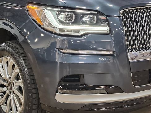 Used 2024 Lincoln Navigator Premiere AWD/4WD image 11