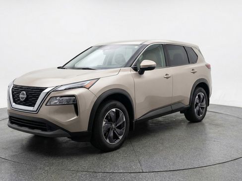 Used 2025 Nissan Rogue SV AWD/4WD image 3