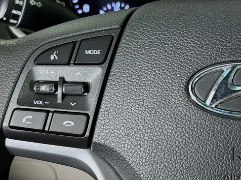 Used 2021 Hyundai Tucson SE FWD image 13