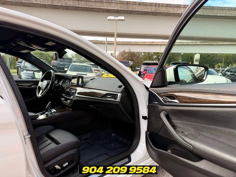Used 2018 BMW 530e RWD image 34