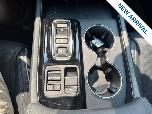Used 2025 Honda Pilot Elite image 29