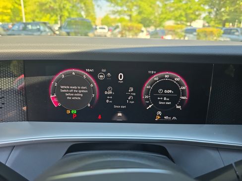 Certified 2025 Volkswagen Tiguan SE AWD/4WD image 18