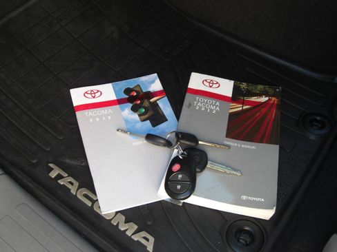 Used 2012 Toyota Tacoma PreRunner w/ TRD Sport Pkg RWD image 7