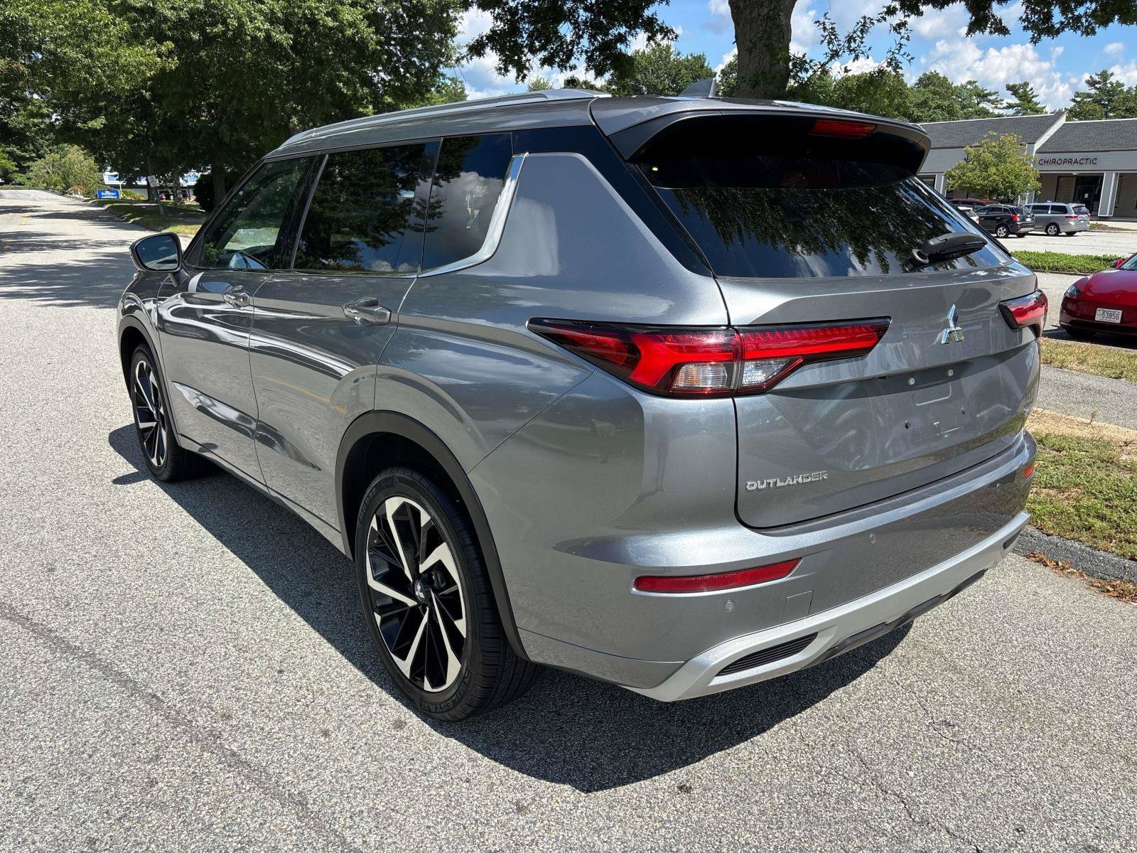 Used 2024 Mitsubishi Outlander SEL AWD/4WD image 3