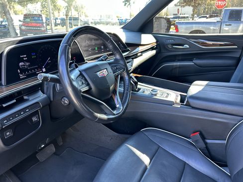 Used 2023 Cadillac Escalade ESV Premium Luxury image 11