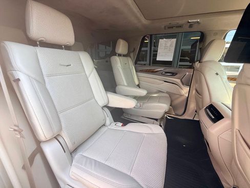 Used 2021 Cadillac Escalade Premium Luxury Platinum AWD/4WD image 40