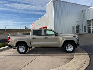 Used 2024 Chevrolet Colorado W/T video 2