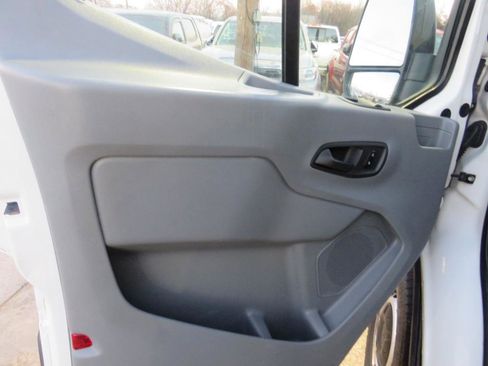 Used 2017 Ford Transit 250 130 Low Roof RWD image 9